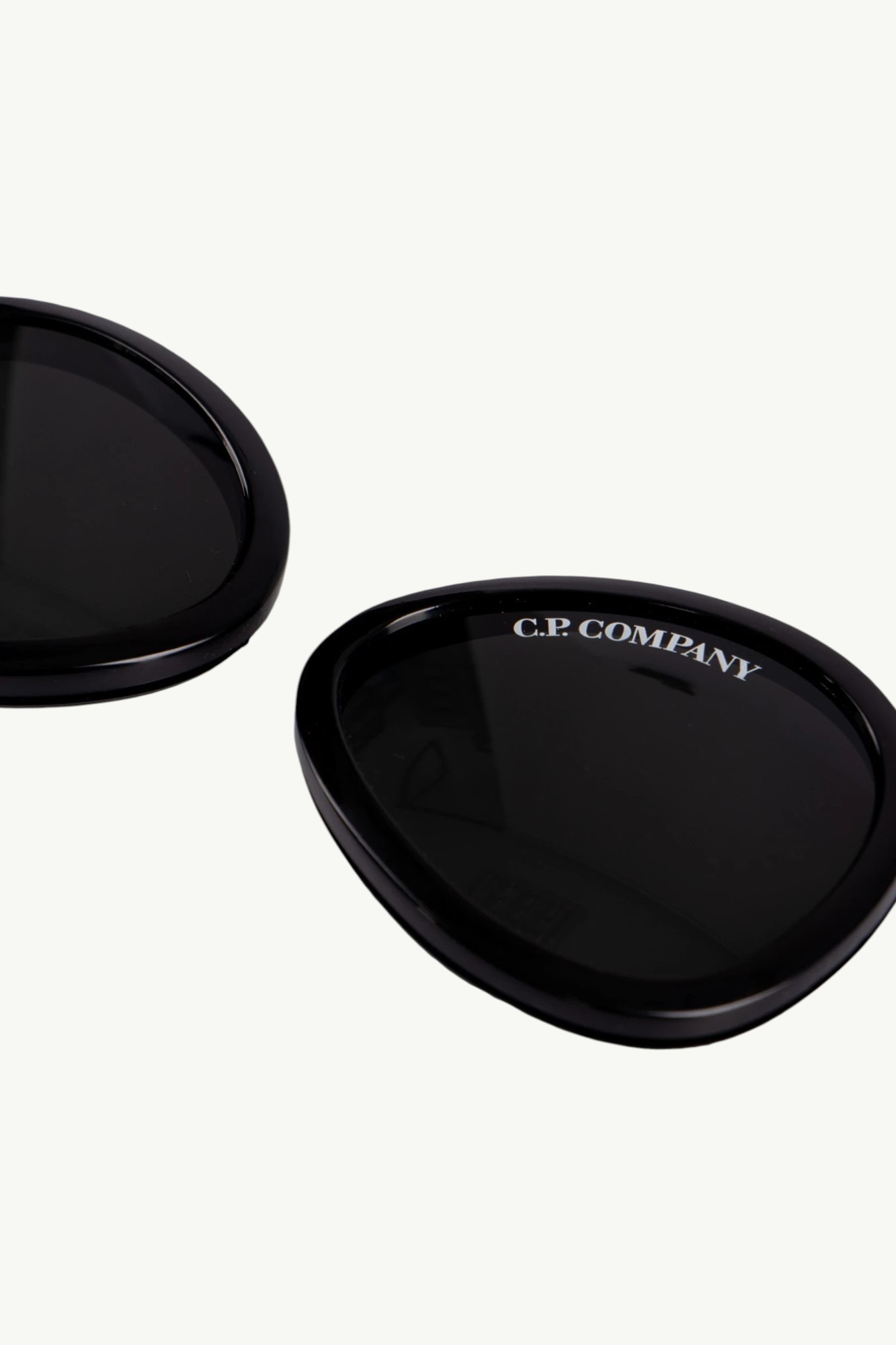 cp-company-man-oval-lens-ce-black-nscpovalens005962999-3 C.P. Company Man Oval Lens - CE Black NSCPOVALENS005962-999