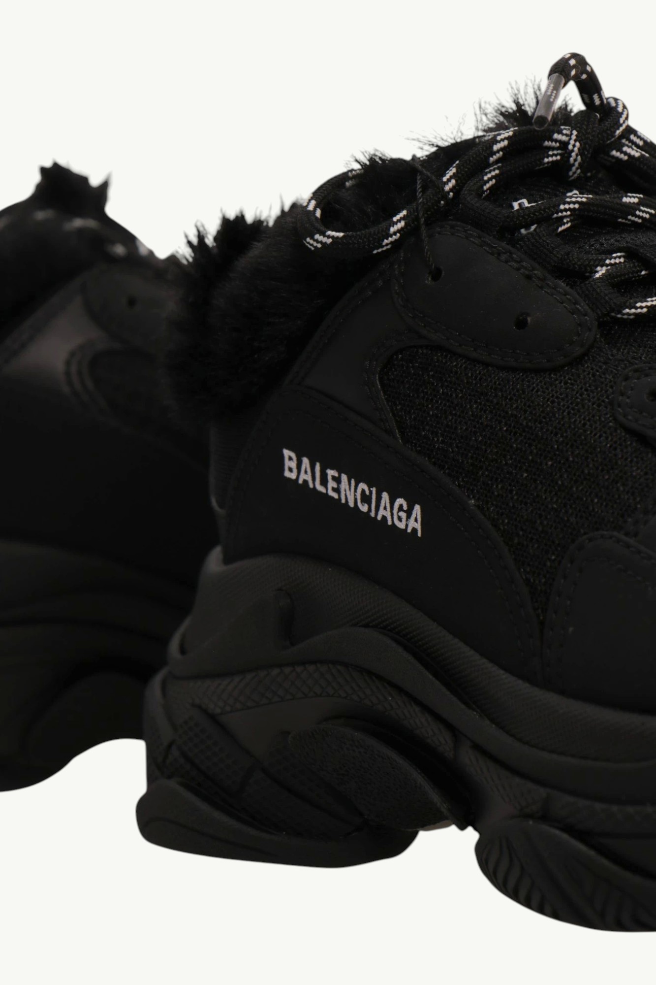 Кросівки Balenciaga Triple S Sneaker Black - Оригінал в Україні