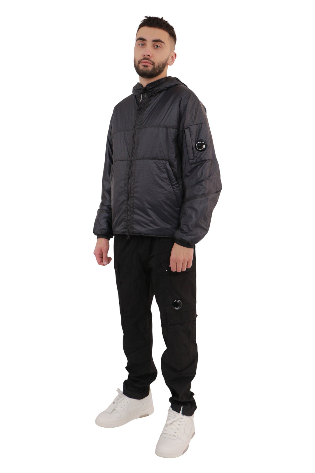 CP Company Nada Shell — on model — 19CMOW168A-110416U CP Company Nada Shell на моделі — синя куртка, артикул 19CMOW168A-110416U