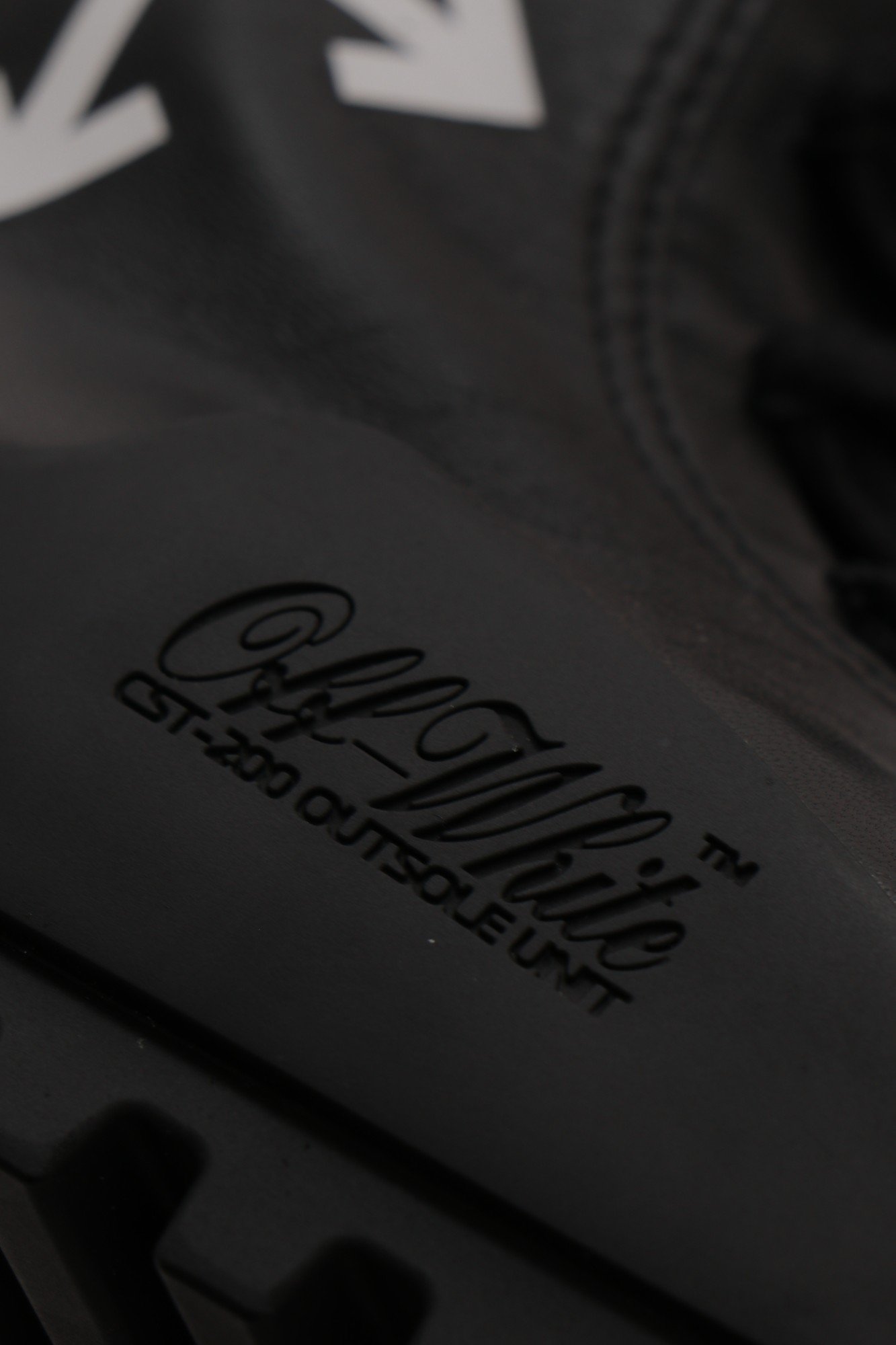 off-white-arrow-heleed-moto-wrap-black-owia173f19b420851001-10 Off-White Arrow Heleed Moto Wrap Black WOIA173F19B420851001