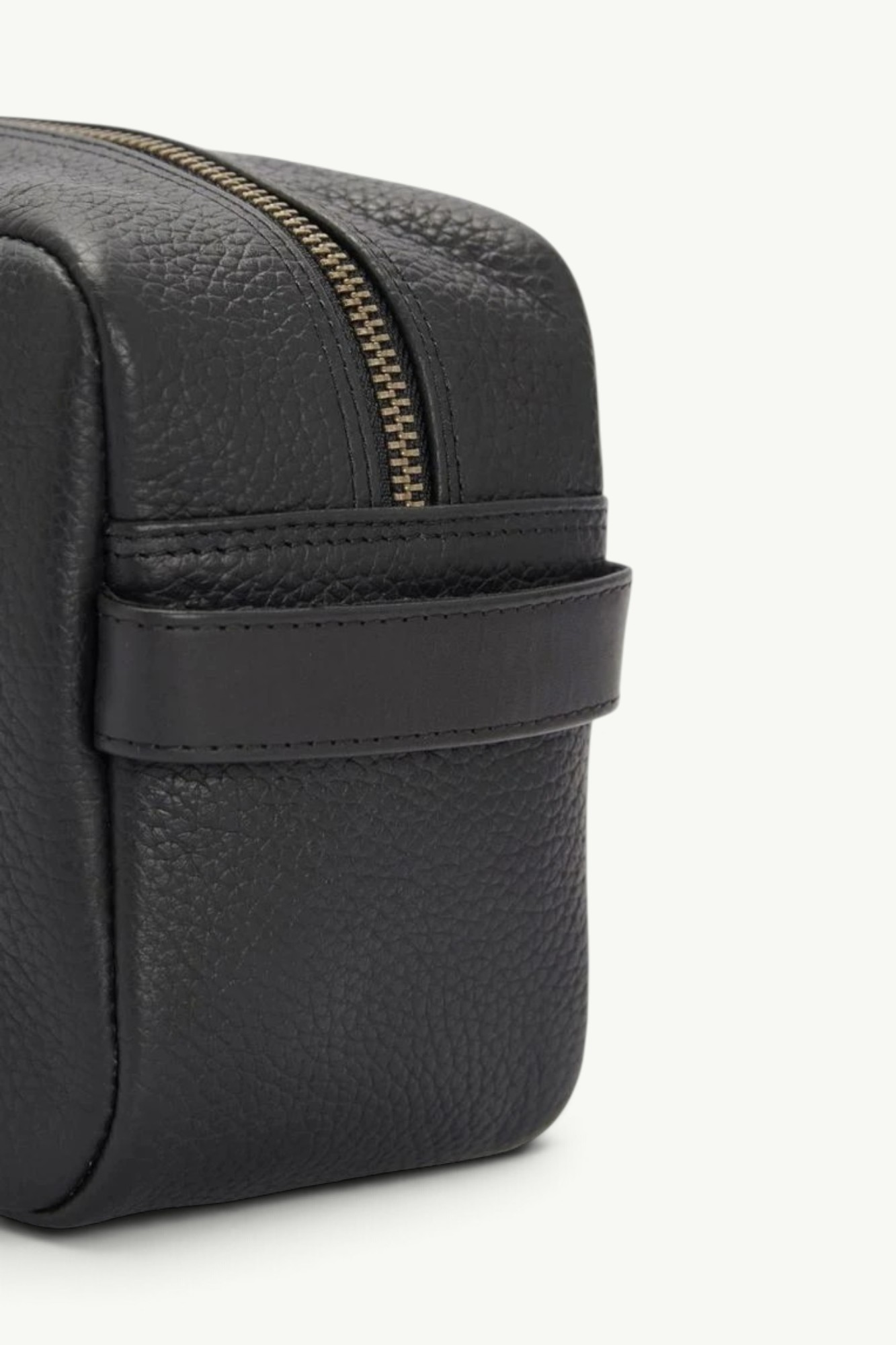 Barbour Highgate Leather Washbag Black MAC0422BK11