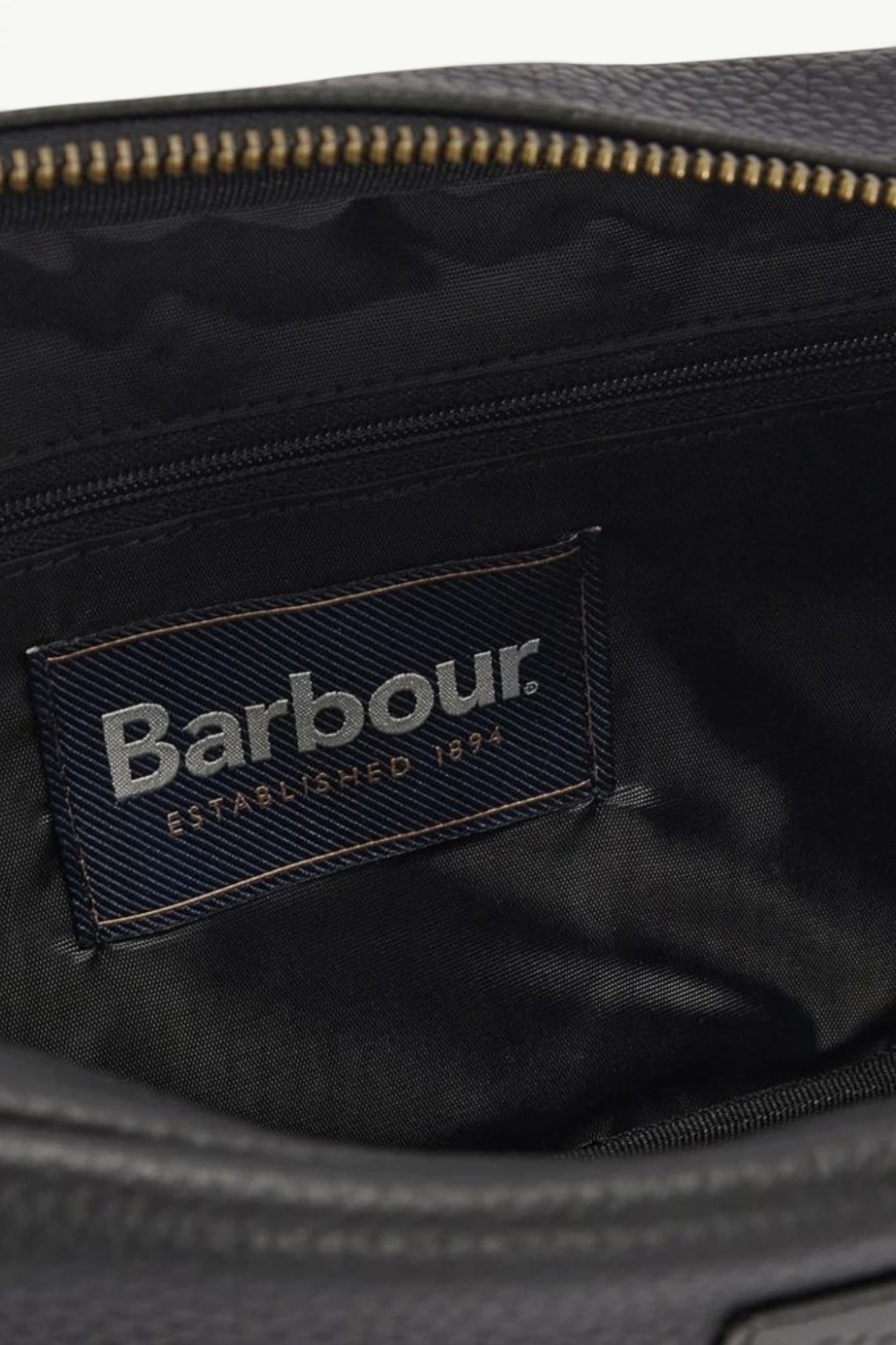 Barbour Highgate Leather Washbag Black MAC0422BK11