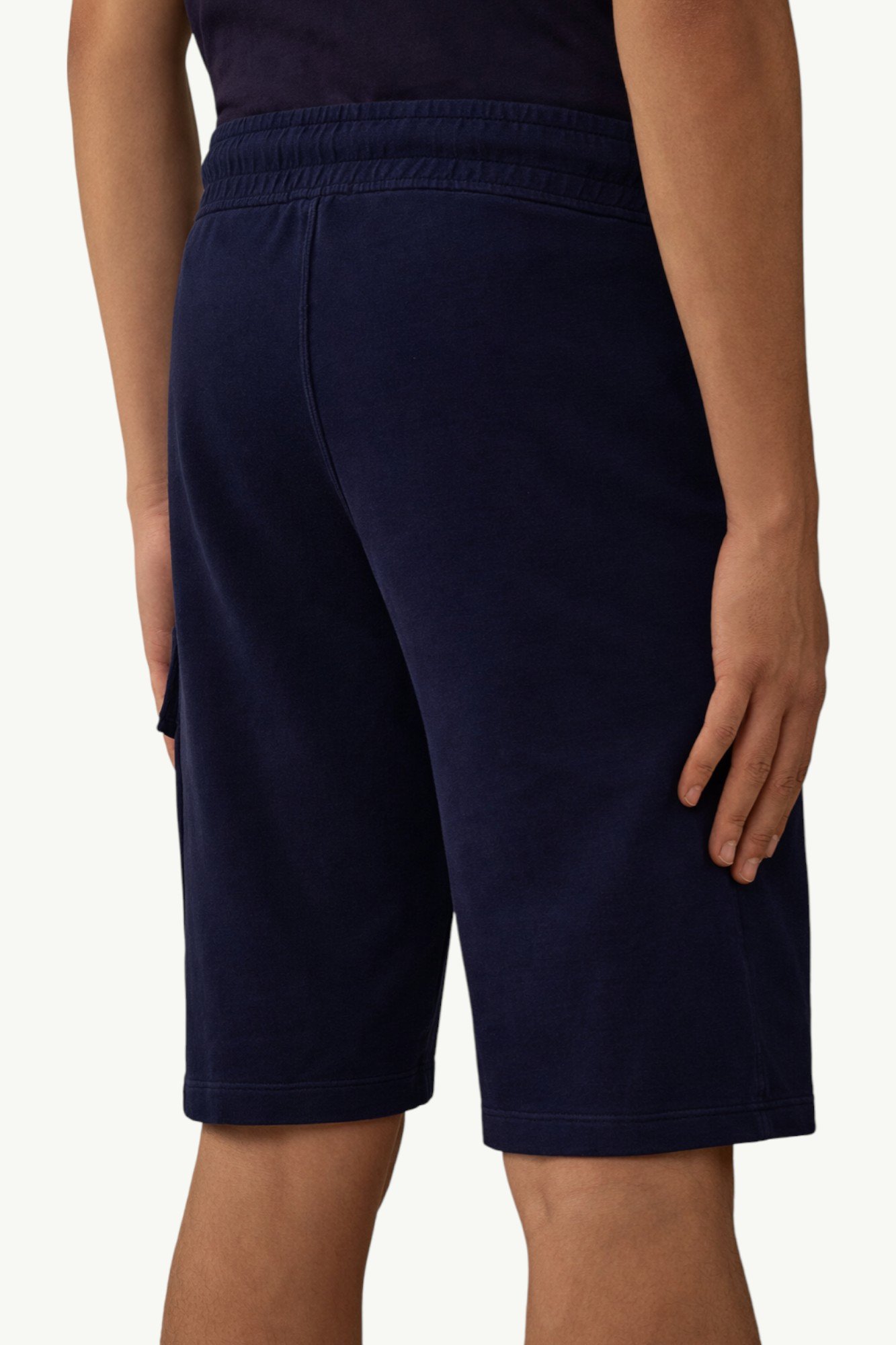 cp-company-light-fleece-cargo-lens-sweatshorts-total-eclipse-blue-rccmsb704a002246g888-4 C.P. Company Light Fleece Cargo Lens Sweatshorts Total Eclipse – Blue RCCMSB704A-002246G-888