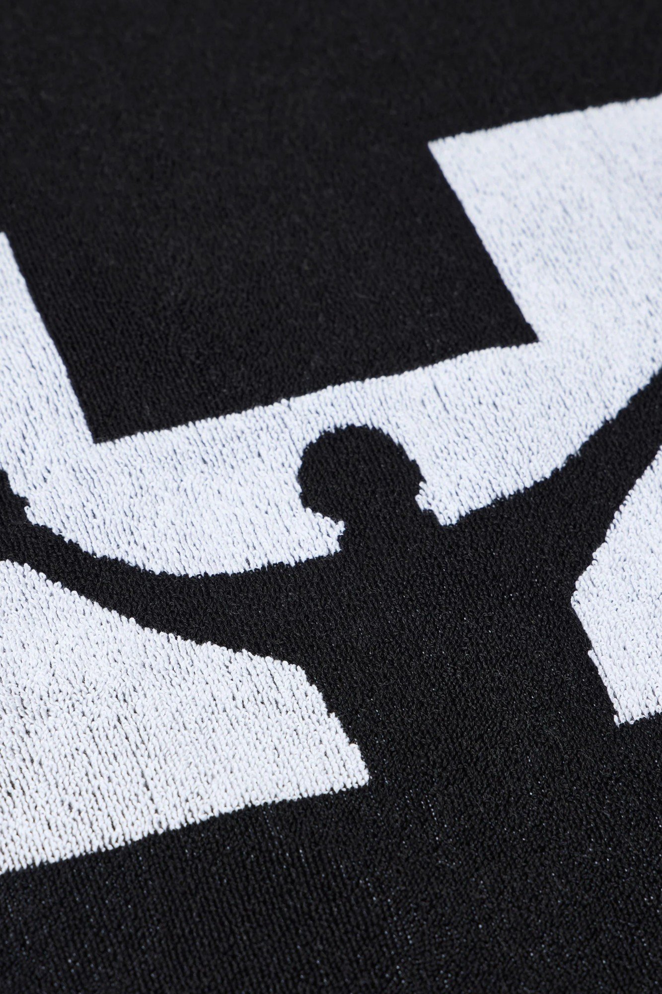 weekend-offender-greaves-towel-black-3 Weekend Offender Greaves Towel Black AC1A30-BLACK