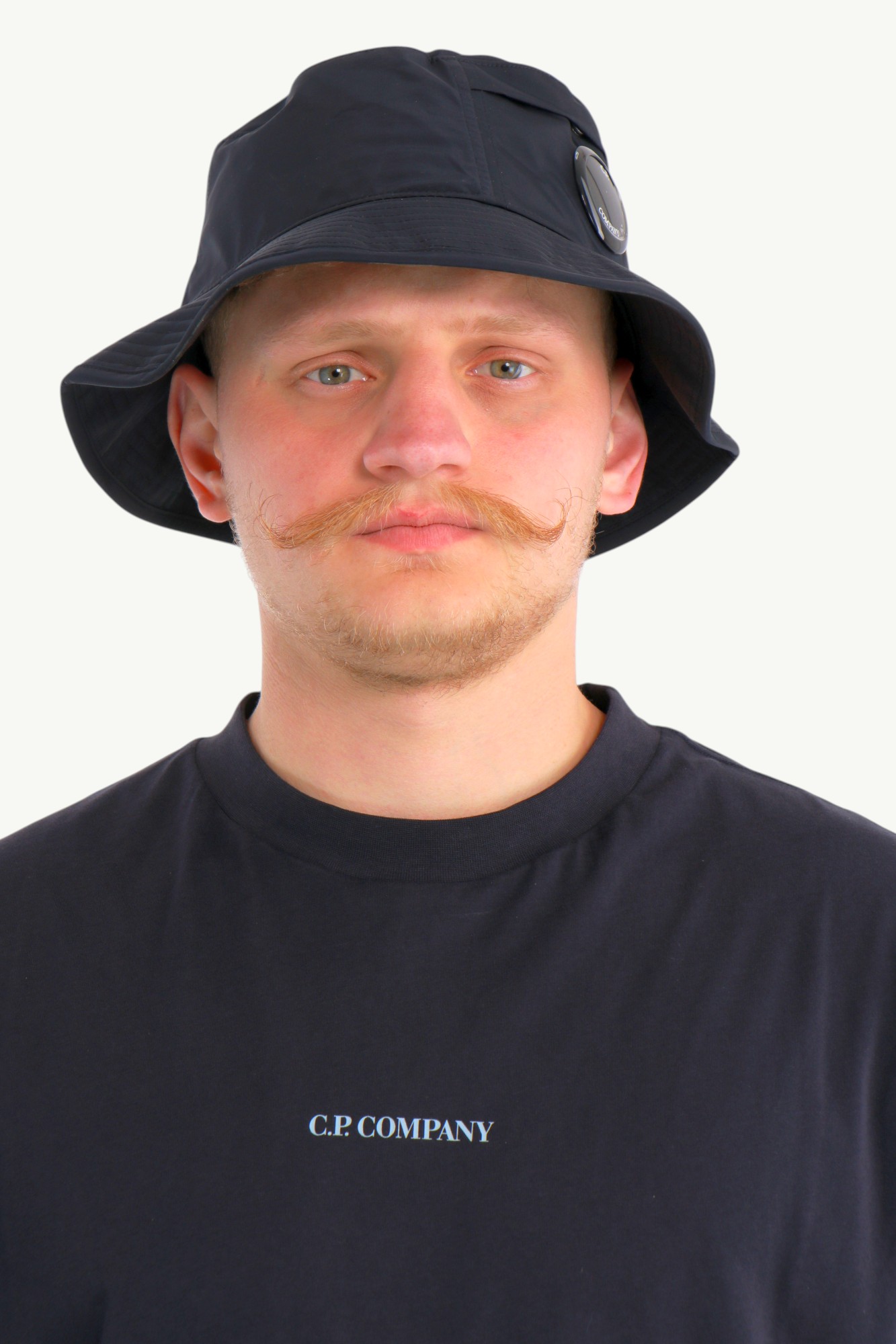 cp-company-chrome-r-lens-bucket-hat-navy-20cmac046a110545a888-2 C.P. Company Chrome-R Lens Bucket Hat Navy 20CMAC046A-110545A-888