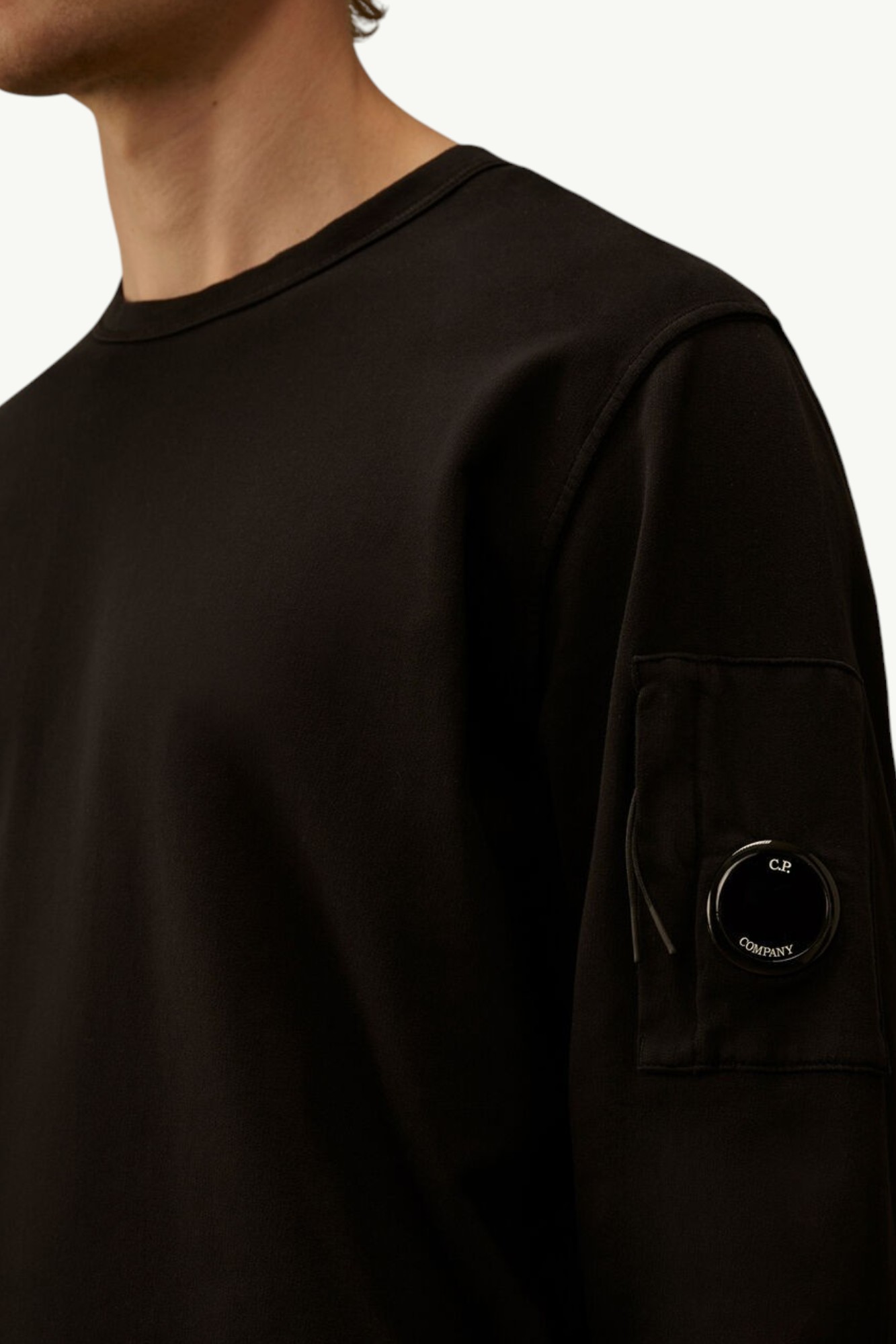 cp-company-light-crewneck-sweatshirt-black-rccmss711a002246g999-3