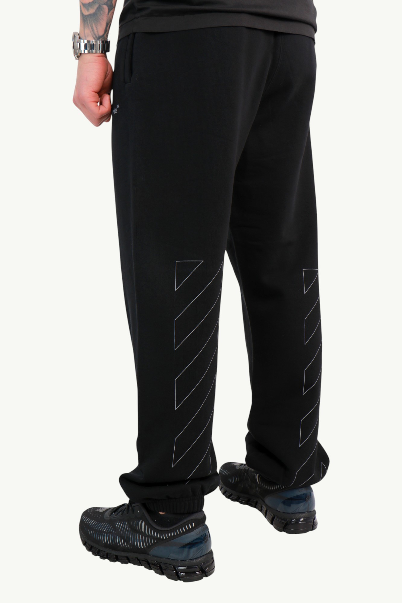 off-white-bookish-diagonal-logo-sweatpants-black-omch029c99fle003-4 Off-White Bookish Diagonal Logo Sweatpants Black OMCH029C99FLE003