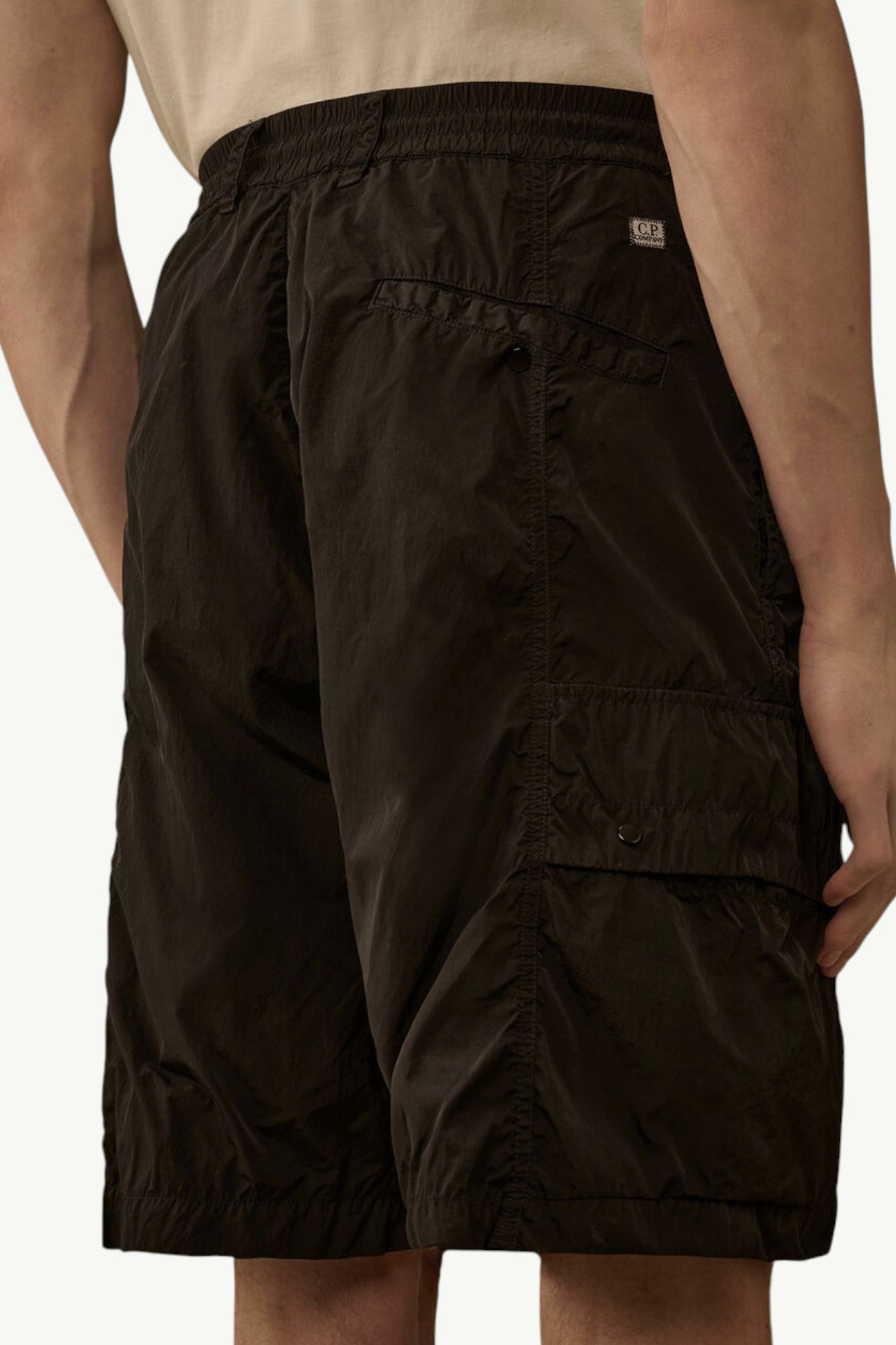 cp-company-chrome-r-lens-boxy-cargo-shorts-black-20cmbe031a005904g999-4 C.P. Company Chrome-R Lens Boxy Cargo Shorts Black - 20CMBE031A-005904G-999