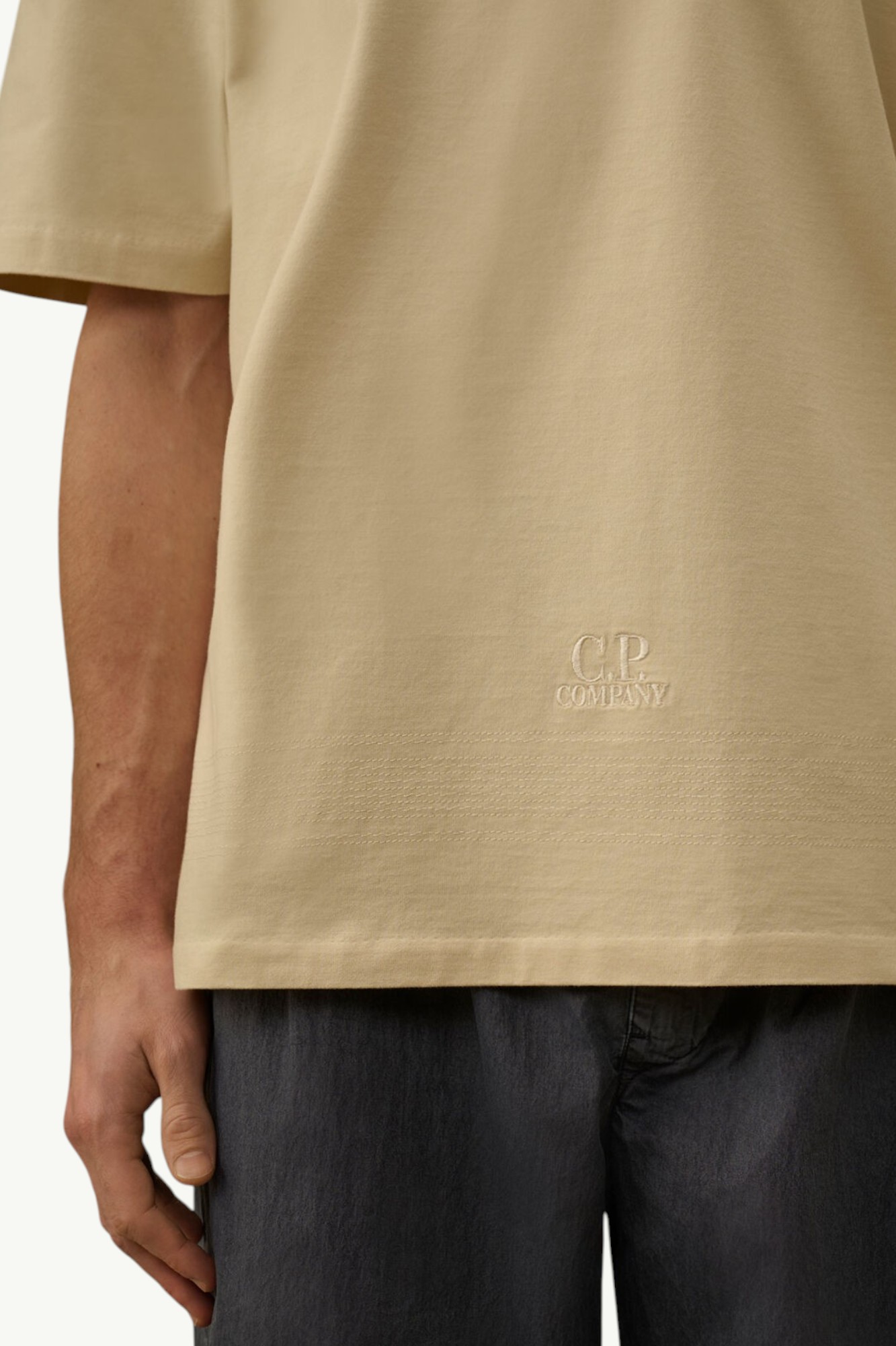 cp-company-mercerized-jersey-30-2-twisted-short-sleeve-embroidery-t-shirt-frozen-dew-white-20cmts122a110580w114-6