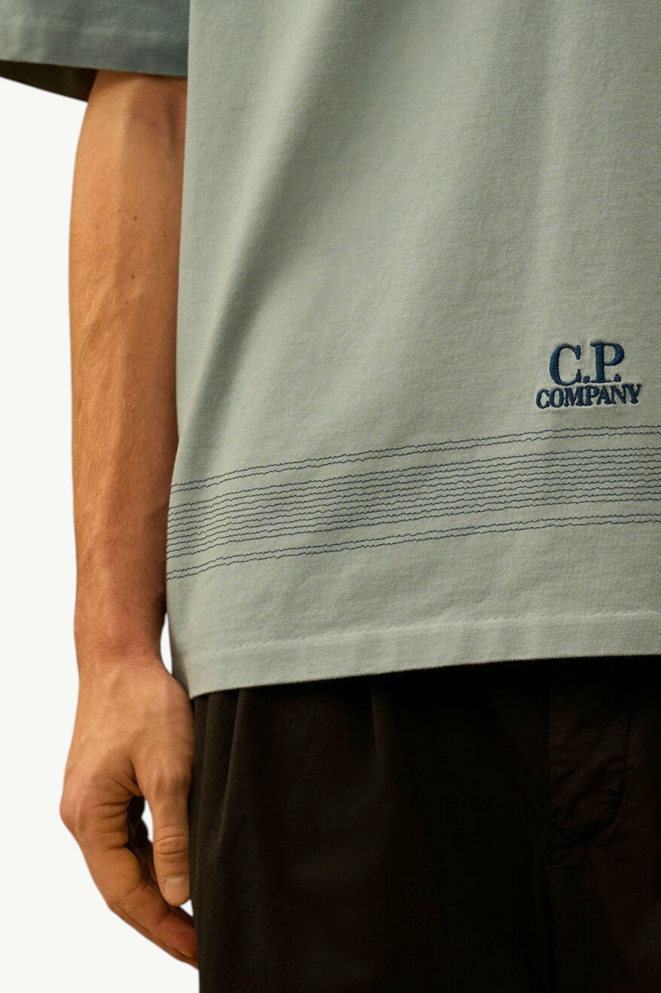 cp-company-mercerized-jersey-30-2-twisted-short-sleeve-embroidery-t-shirt-silver-blue-20cmts122a110580w809-4