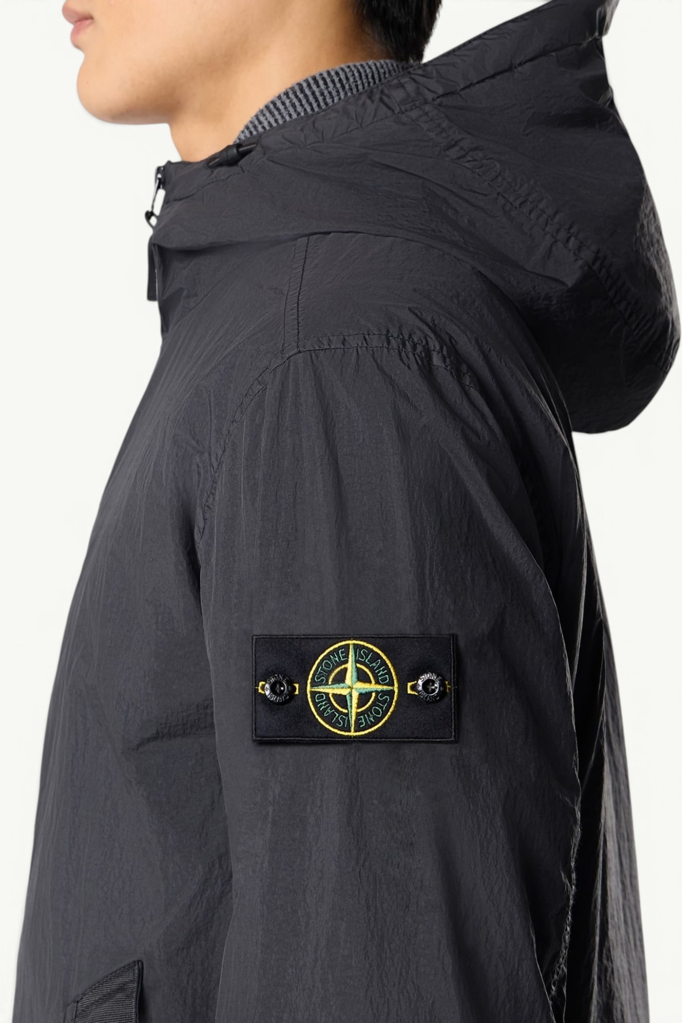 stone-island-4100001-crinkle-reps-nylon-jacket-black-l2s154100001s0a23v0029-4 Stone Island 4100001 Crinkle Reps Nylon Jacket Black – L2S154100001-S0A23-V0029