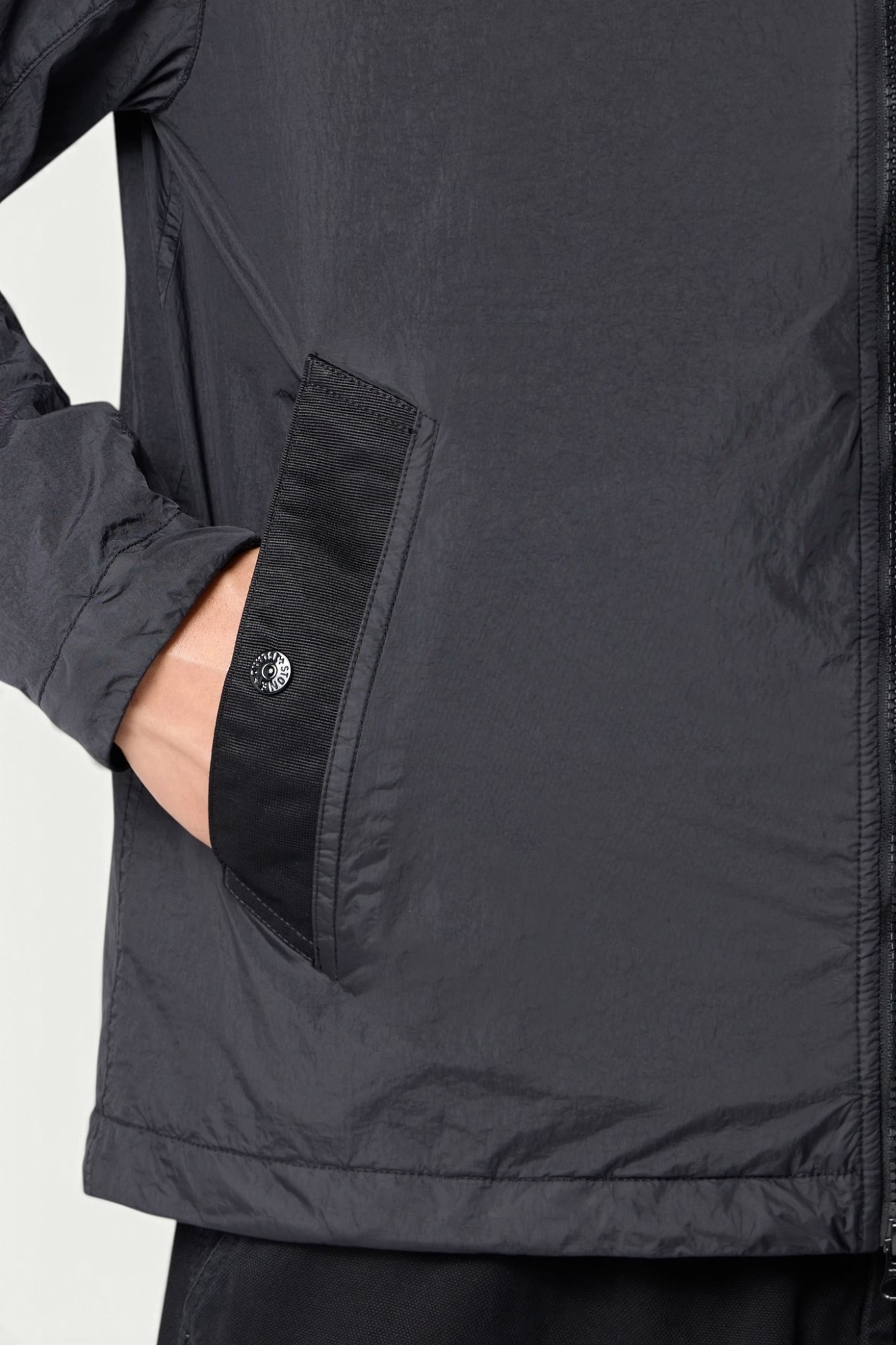 stone-island-4100001-crinkle-reps-nylon-jacket-black-l2s154100001s0a23v0029-5 Stone Island 4100001 Crinkle Reps Nylon Jacket Black – L2S154100001-S0A23-V0029