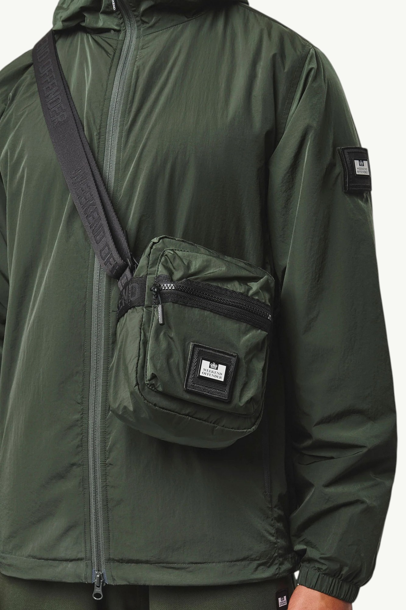 Weekend Offender Carmona Crossbody Bag Black Forest Green - AC3B13-BLAKFORE